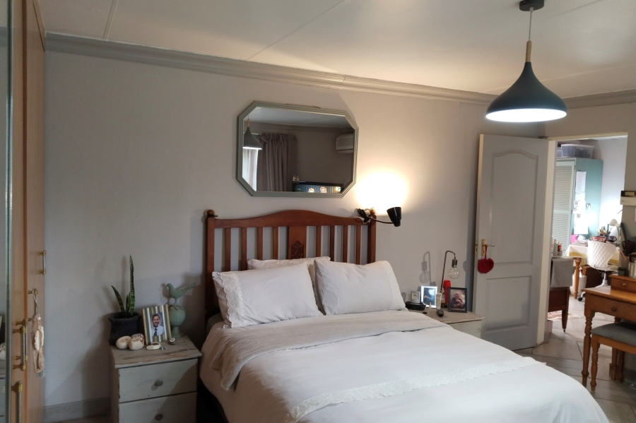5 Bedroom Property for Sale in Meerhof North West